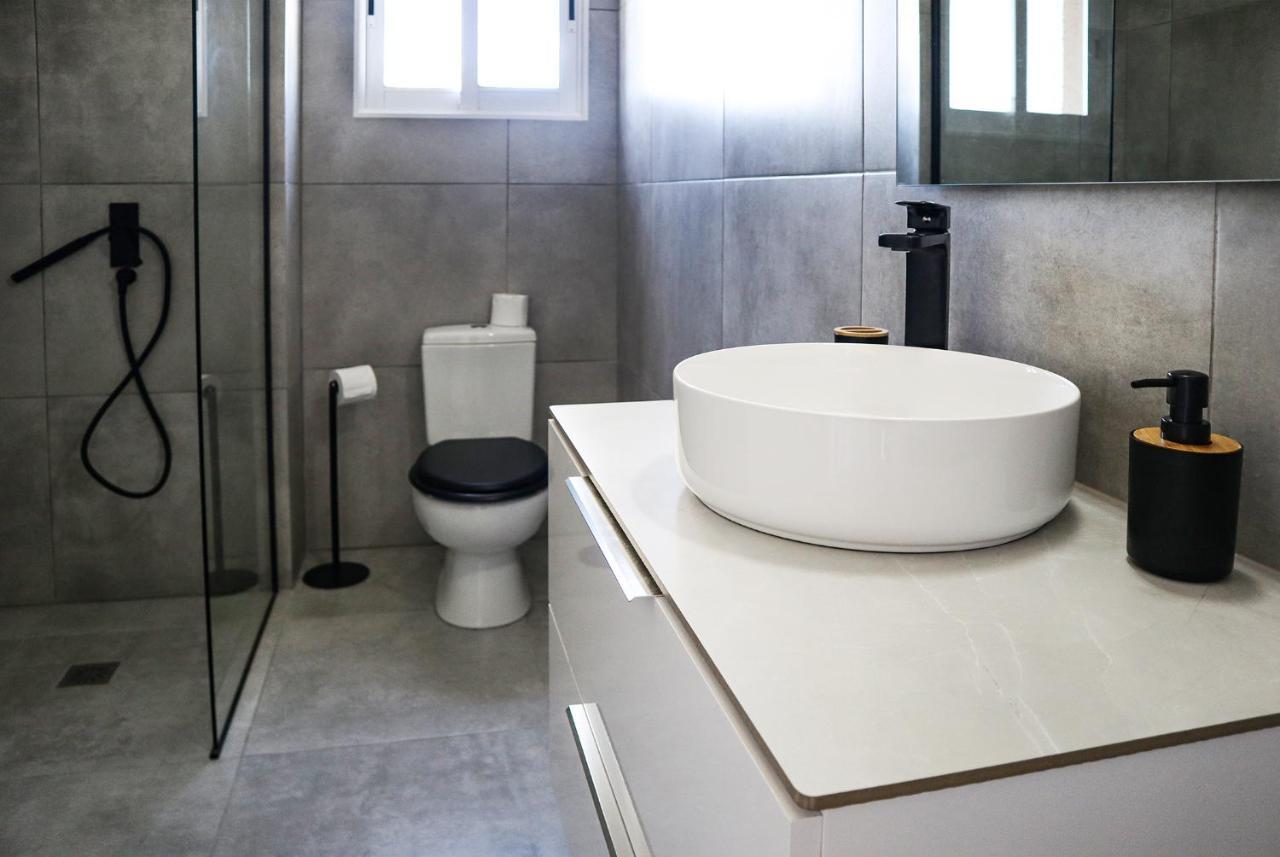 Alex'S Vacation Suite - 100M From The Beach - 6 Guests Paphos Exterior foto