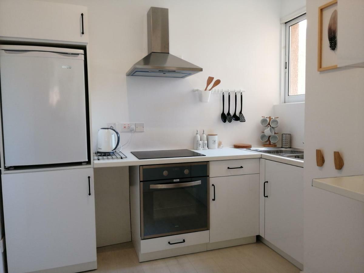 Alex'S Vacation Suite - 100M From The Beach - 6 Guests Paphos Exterior foto